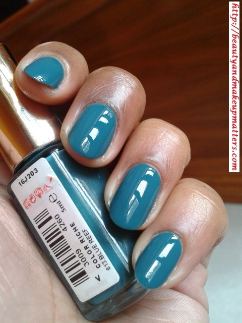 L'Oreal-Color-Riche-Nail-Paint-Blue-Reef-613-Swatch