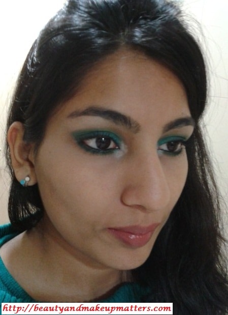 Look-with-Teal-Green-Eyes