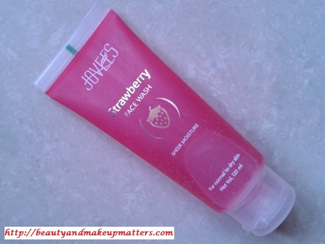 Jooves-Strawberry-Faces-Wash-Review