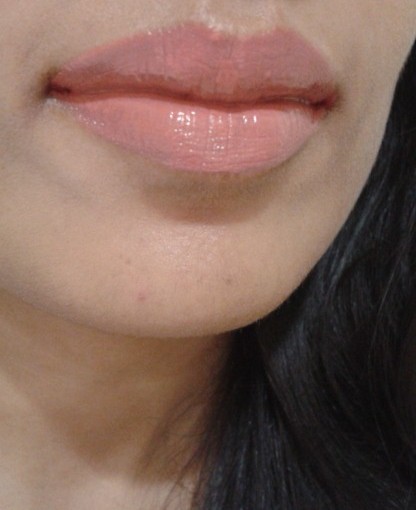 NYX Xtreme Lip Cream-Buttery Nude LOTD