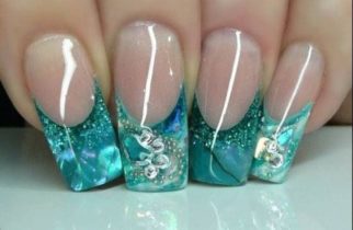 crazy-beauty-trends-ever-aquarium-nails-2