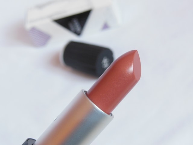 Kiko Milano Enigma Lipstick Bullet 02