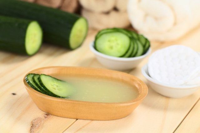 Simple-Homemade-Toners For-Oily-Skin - Cucumber-Facial-Toner