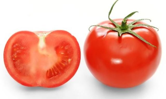 kitchen-ingredient-for-your-oily-face-problems - Tomatoes