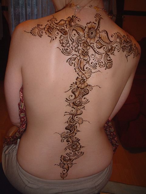 Best heena Tattoo Designs for Back - t_shape_back_henna