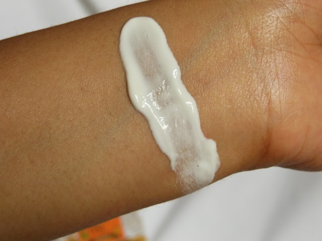 TBC Mattifying Sunblock SPF 30 Swatch